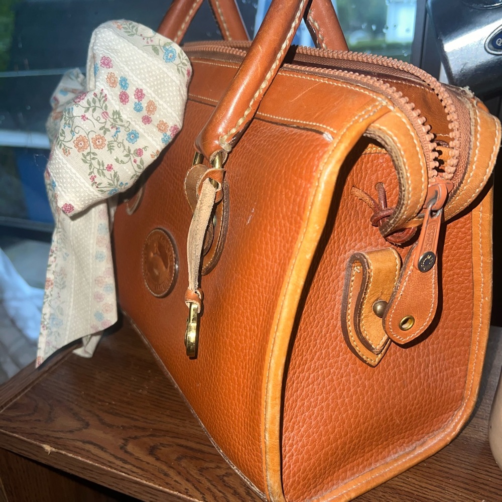 Dooney & Bourke purse - Picture 10 of 11